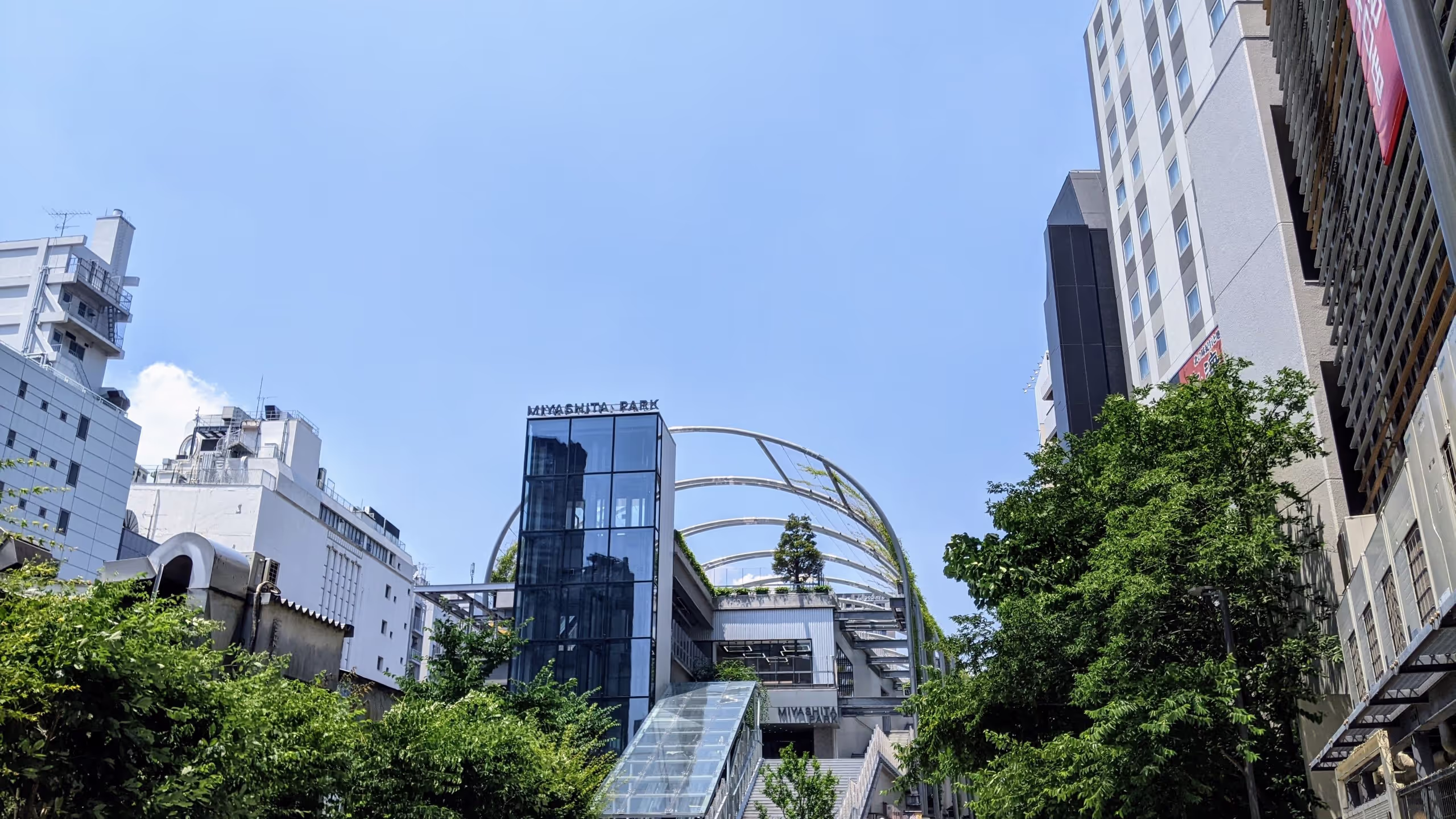 宮下パークの南端は、まだ以前の名残がある